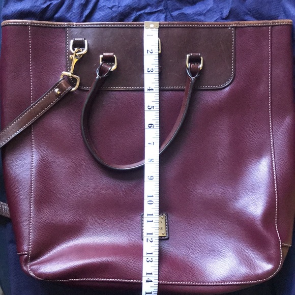 Dooney & Bourke Leather Editors bag. Maroon. Very large tote. - Picture 11 of 12